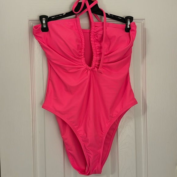 Keyhole Cutout One Piece Swimsuit - Picture 1 of 6